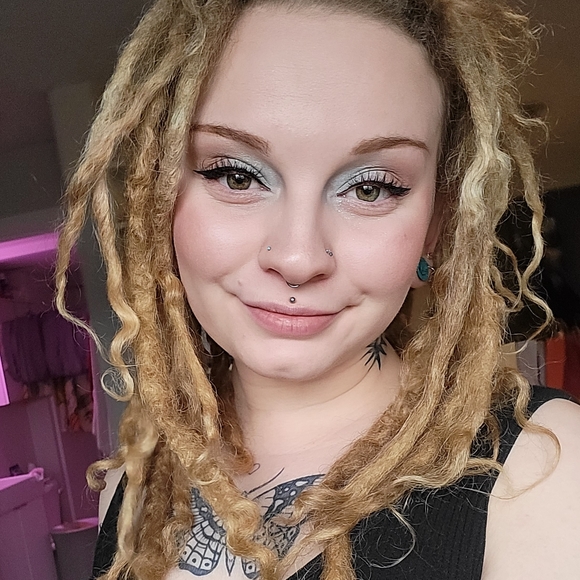 Meet your Posher, Samantha - Picture 1 of 1